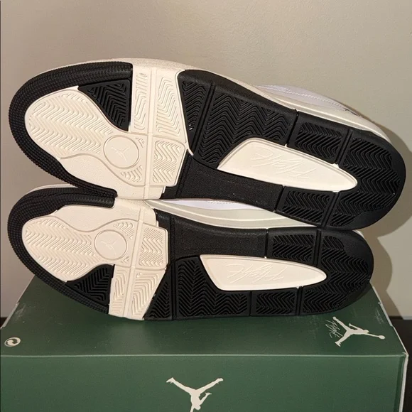 Jordan Flight Court White Black Sail HF3255-100 Men’s Size 10